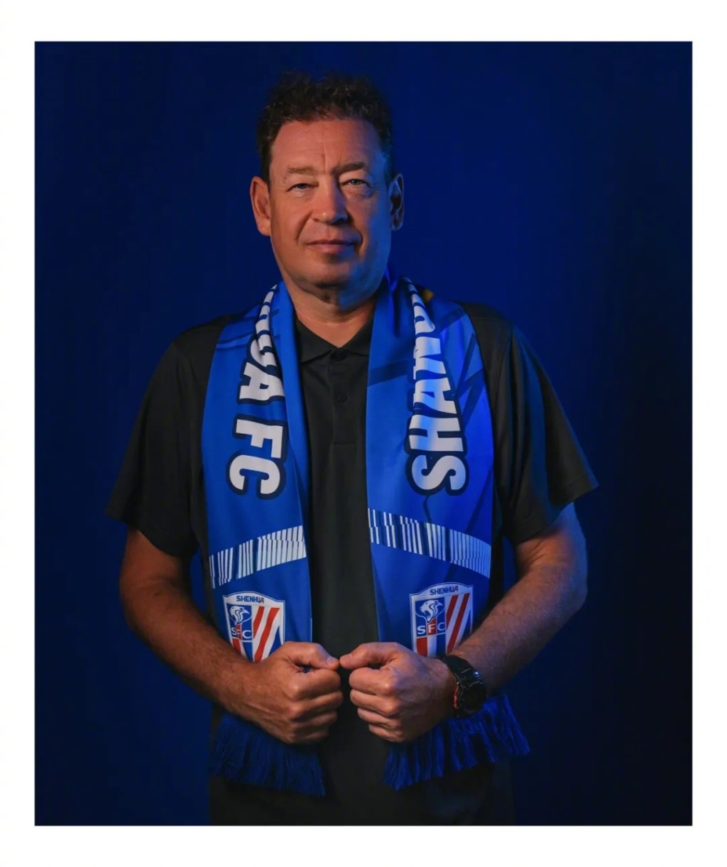 体坛联播|亚马尔与巴萨完成续约,新赛季将身披10号球衣