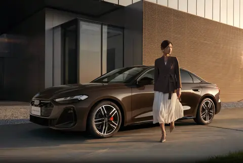 25.68万起!新款A5L杀疯了:RS套件+长轴后排,入门即豪华!