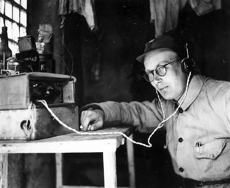 答·辩｜传播是政治的延续：“国家”“大众”与“新闻景观”