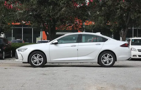 别克君威可惜了,动力1.5T+9AT,价格降到10.69万,却卖不过迈腾